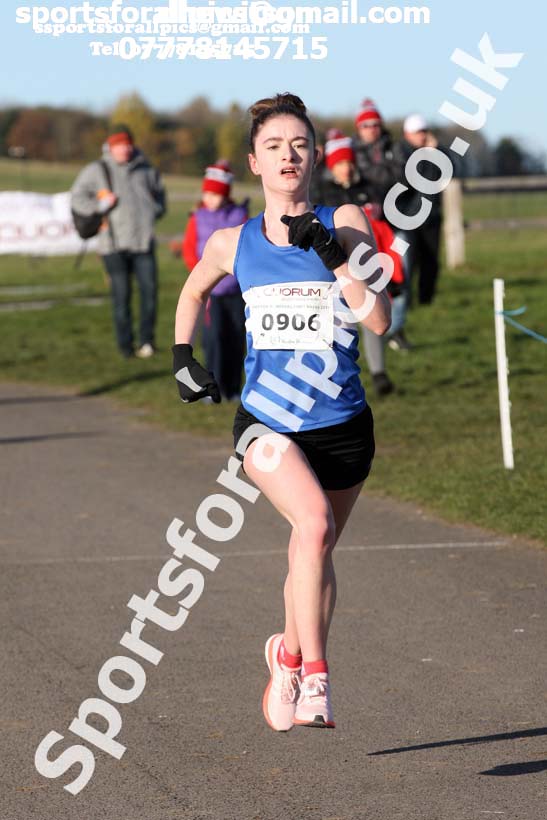 Mens and Womens 16s to under-20s Heaton Harriers Memorial Road Races, Newcastle. Photo:  David T. Hewitson/Sports for All Pics